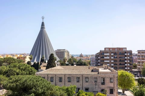 Nearby landmark, City view, Landmark view, Location