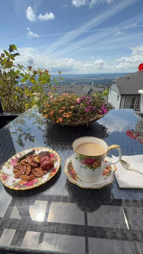 Coffee/tea facilities, View (from property/room), Balcony/Terrace