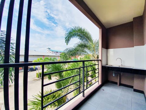 B Space Residence Apartment hotel in Pattaya City