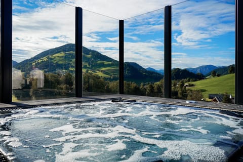 Day, Hot Tub, Spa and wellness centre/facilities, Mountain view, Swimming pool