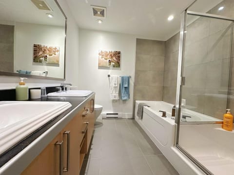 Shower, Bathroom, Bath, towels