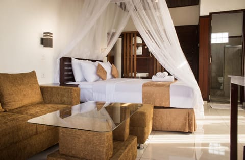 Bed, Seating area