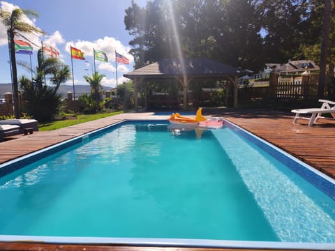 Lagoon Breeze Guest House Bed and breakfast in Knysna