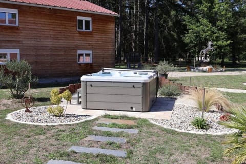 Hot Tub, Spa and wellness centre/facilities