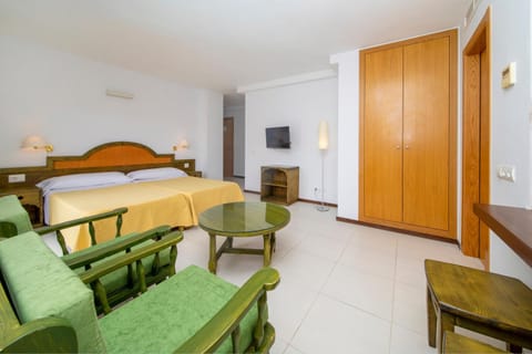 Apartamentos Bon Lloc Condominio in Santa Eularia des Riu