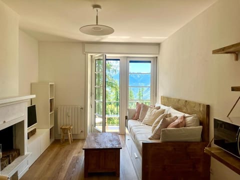 Natural landscape, Living room, Seating area