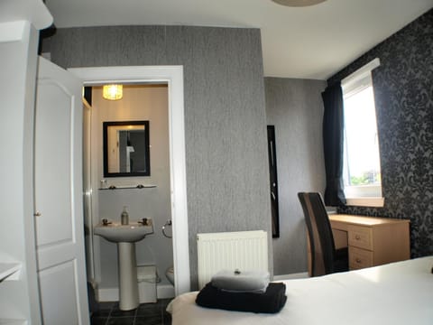 Bathroom, Photo of the whole room