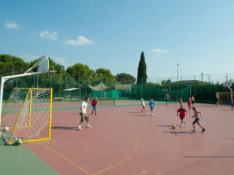 Estivo Premium Plus mobile homes on Camping Bella Italia Campground/ 
RV Resort in Peschiera del Garda