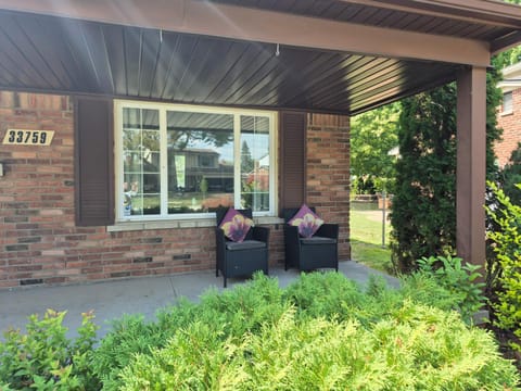 Four Bedroom Family and friends cozy home Villa in Sterling Heights