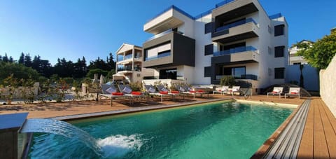 Property building, Summer, Swimming pool, sunbed
