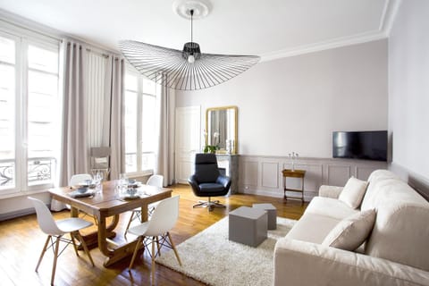 Appartement Caumartin Lafayette Condo in Paris
