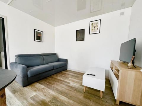 Communal lounge/ TV room, TV and multimedia, Living room