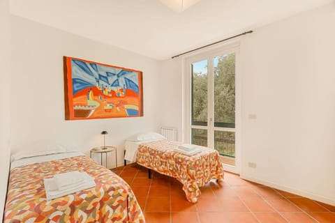 Verde Mare Retreat 5 Minutes From The Sea , Free Parking House in Lerici