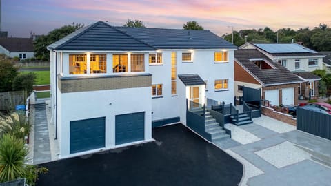 No22 Shalloch House - Donnini Apartments House in Ayr