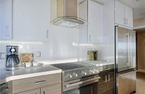 Three Bedroom Beachfront Apartment in San Diego Apartment in Mission Beach