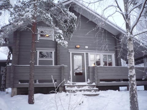 Facade/entrance, Winter