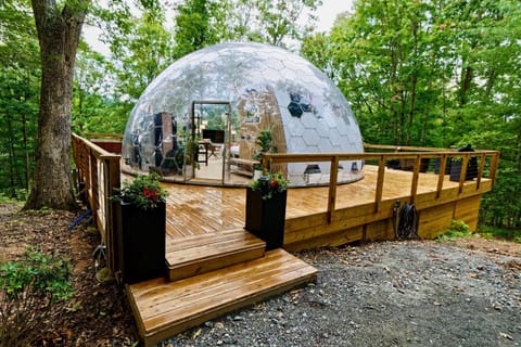 Property building, Facade/entrance, Parking