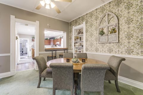 Walkable Group Getaway with Bikes in West Liberty! House in Ohio