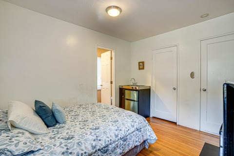 Serene Studio in SF Suburbs Quiet and Cat Friendly! Apartment in Castro Valley