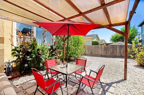 Property building, Patio, Dining area