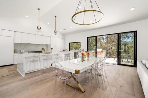 Sunset View Luxury Living on 5 Picturesque Acres House in Atascadero