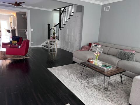 Living room, Seating area