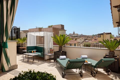 View (from property/room), Balcony/Terrace, City view