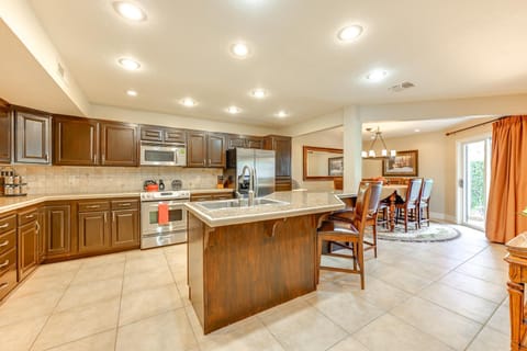 Golf Getaway 5 Mi to Dtwn Las Palmas Resort Condo Apartment in St George