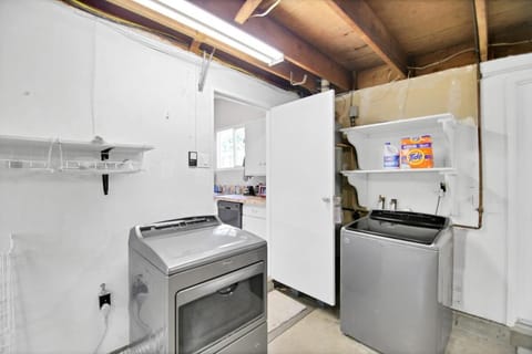 Relax and Recharge here Close to All Attractions House in Linda Vista