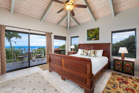 Puuwai Alii Place House in Holualoa