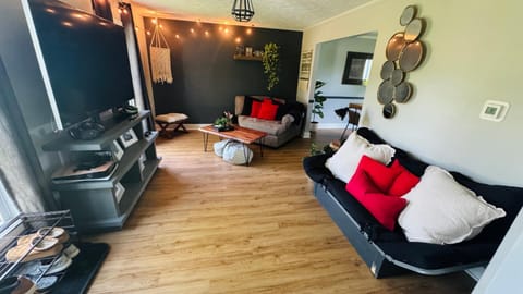 Living room, Seating area