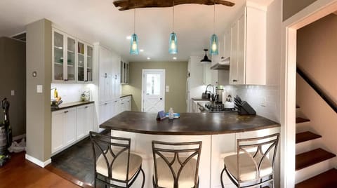 Family Friendly Charming Truckee Getaway Walk to Shops & Dining House in Truckee