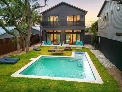 Lakefront House with Pool and Zipline House in Canyon Lake