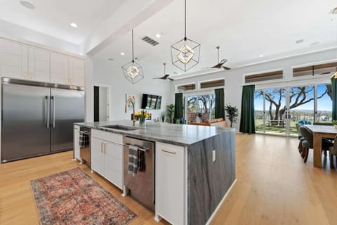 Backyard Lake House for Large Groups with Fire Pit and Gameroom House in Canyon Lake