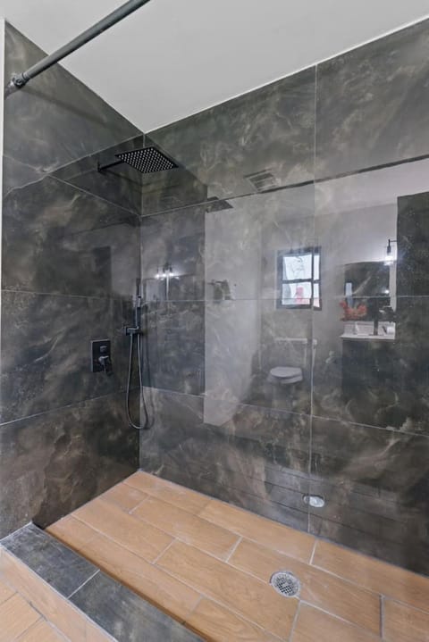 Game Room - Lux Spacious Home House in Austin