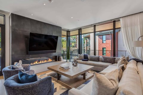 One Snowmass East 704 by Snowmass Mountain Lodging Apartment in Snowmass Village