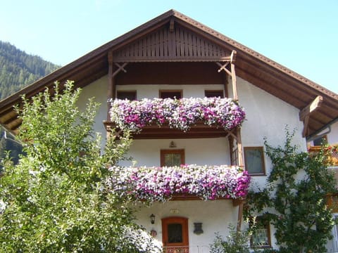Haus Ruetzbach Wohnung in Neustift im Stubaital