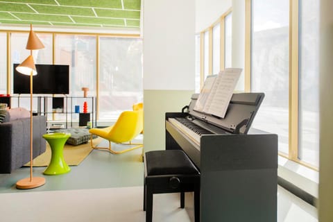 Communal lounge/ TV room, Seating area