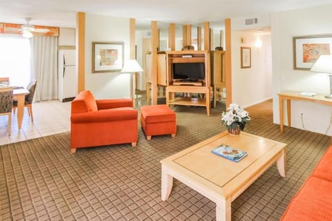 Desert Vacation Villas 2BR Apartment with Resort Access Apartment in Palm Springs