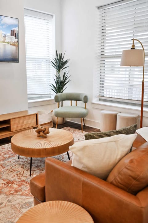 Columbus Oasis w Pool Table Near Downtown House in Ohio