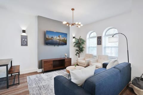 Contemporary Vintage Home Near Downtown House in Ohio