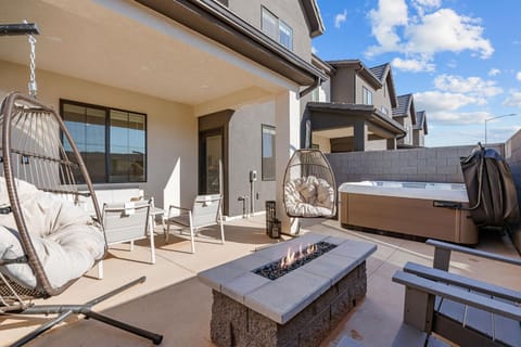 Desert Retreat Near Sand Hollow townhouse House in Washington