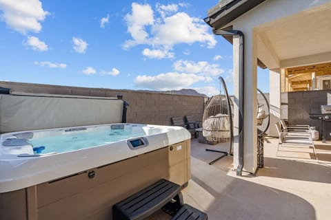 Desert Retreat Near Sand Hollow townhouse House in Washington