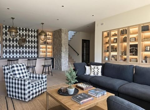 Hot tub, Golf simulator, Steam Room Chalet in Big Sky