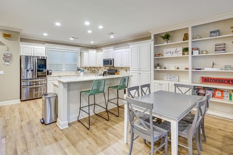 Tranquil Views Riverfront Retreat in Hot Springs! House in Lake Ouachita