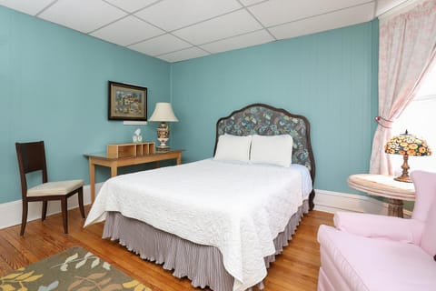 The Dailey Renewal Retreat B & B Bed and Breakfast in Greensboro