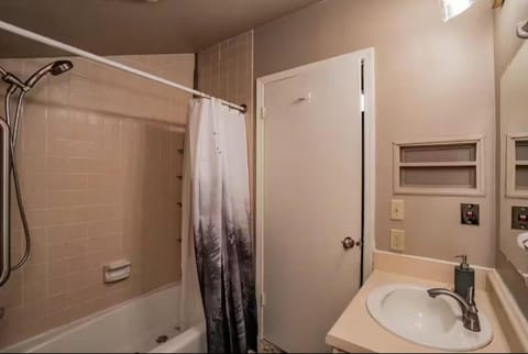 Smoky Mountains Retreat Apartment in Gatlinburg