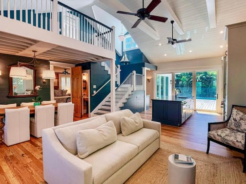Azure Key West - Luxe Home & Heated Pool Villa in Key West