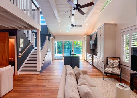 Azure Key West - Luxe Home & Heated Pool Villa in Key West