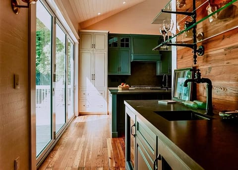 Azure Key West - Luxe Home & Heated Pool Villa in Key West